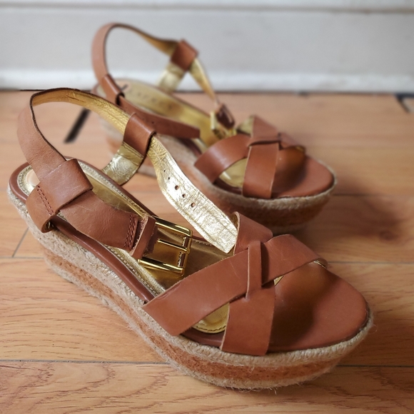 Heels - Picture 4 of 6